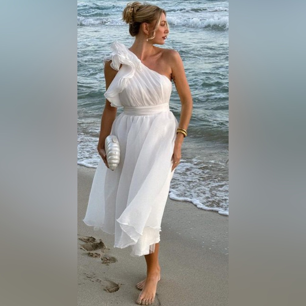 Elegant White Chiffon Dress